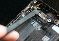 DIY: How to Replace WiFI Antenna on Your iPhone 5