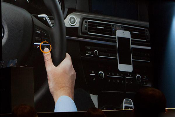 Siri Eyes Free Capability Used By GM