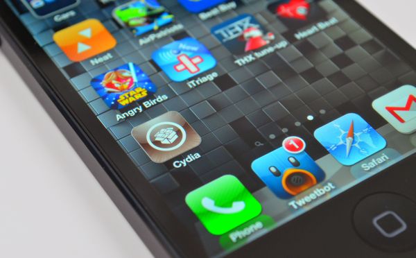 Is My iPhone Jailbroken? Apple Against iPhone Jailbreak Detection