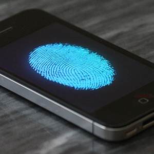 Could iOS 7вЂІs Lockscreen Have Been Redesigned For A Fingerprint Sensor?